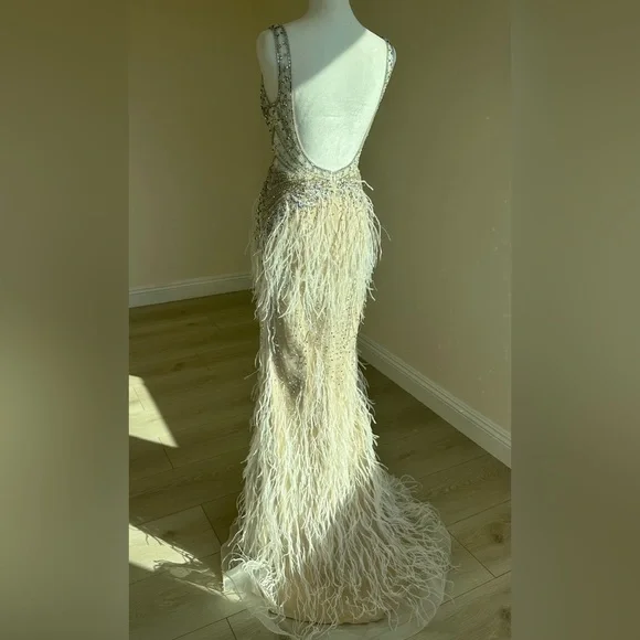 New Jovani 03023 Sheer Embellished Bodice
Feather Gown|Cream|00|Missing Tags - Picture 11 of 17